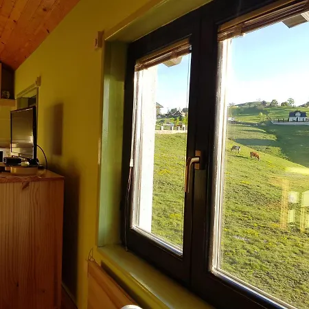 Hill House Apartment